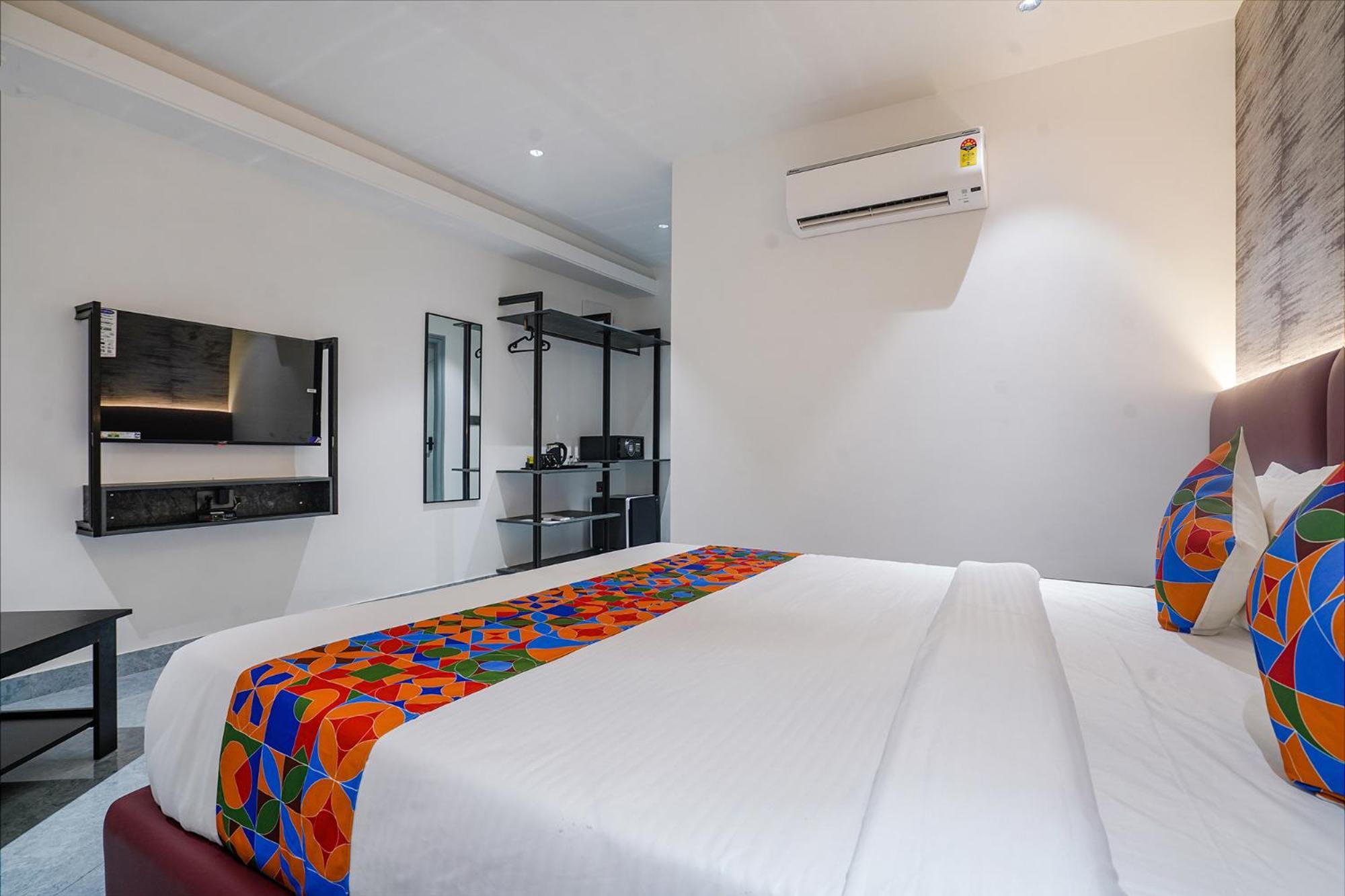 Fabhotel Prime Cloud 5 Studios Hyderabad Exterior photo