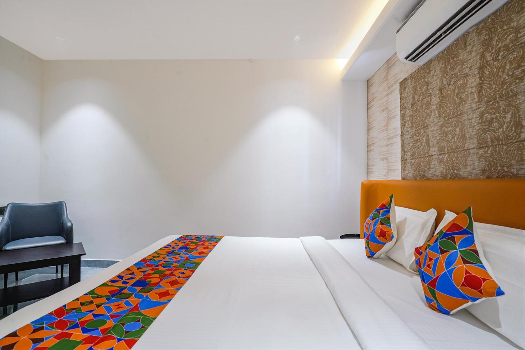Fabhotel Prime Cloud 5 Studios Hyderabad Exterior photo