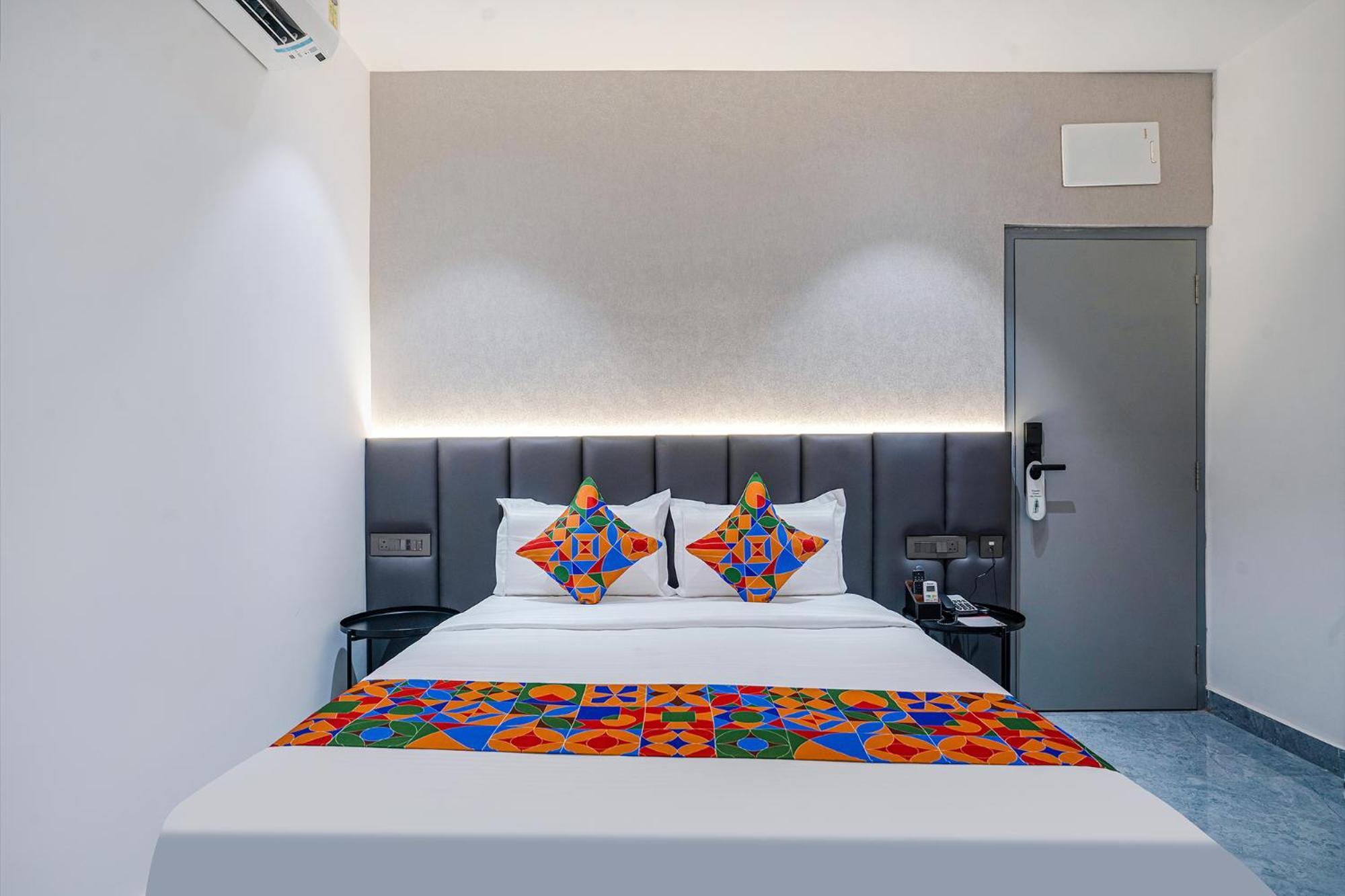 Fabhotel Prime Cloud 5 Studios Hyderabad Exterior photo