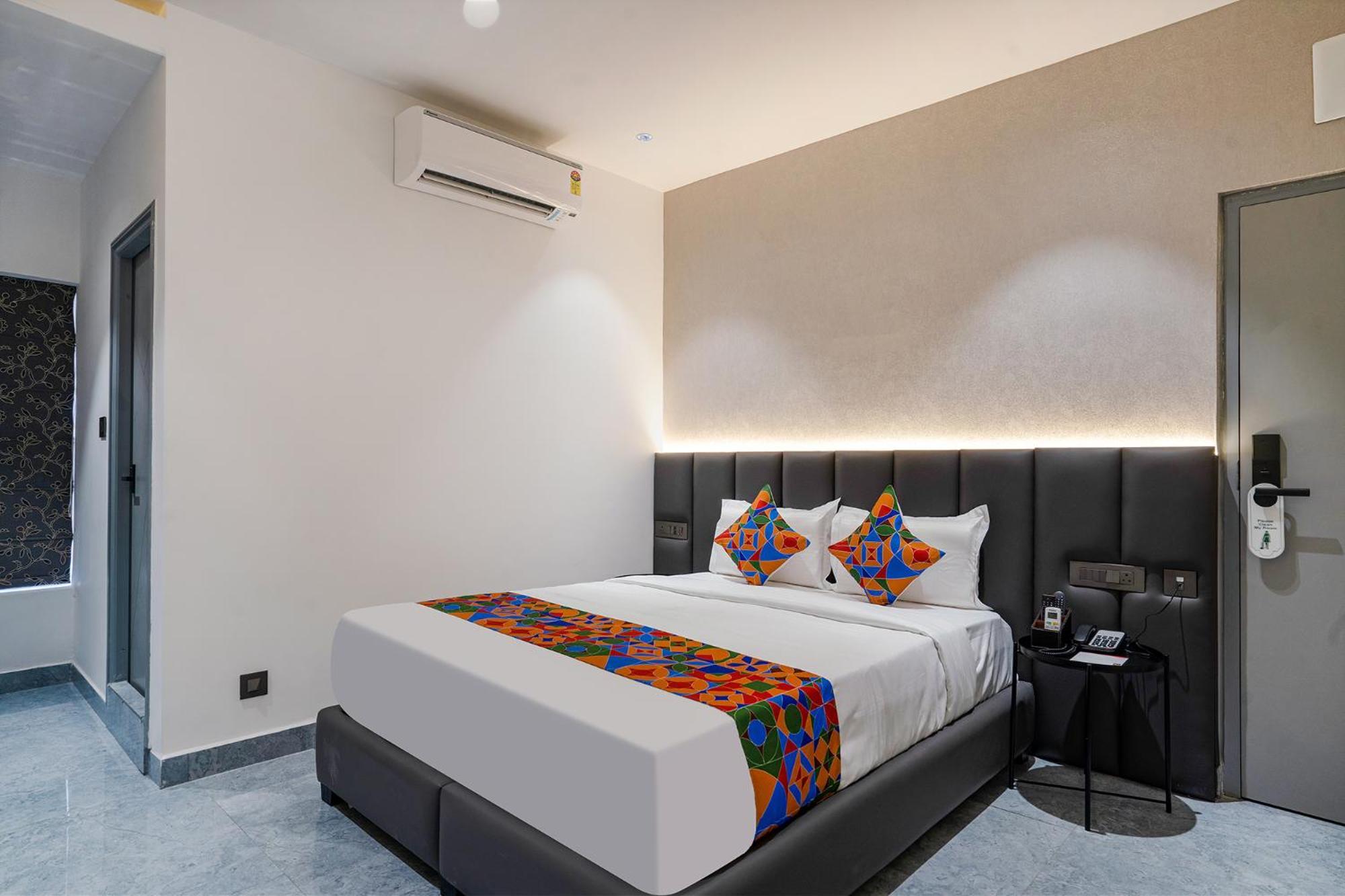 Fabhotel Prime Cloud 5 Studios Hyderabad Exterior photo